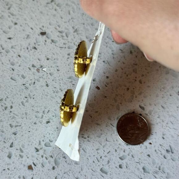 Vintage 1970s Streamline Round Shank 7/8in Buttons On Card Antique Gold Set of 2 - Picture 4 of 5